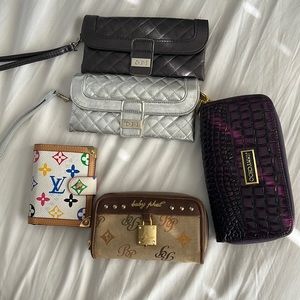 Wallets and wrislets